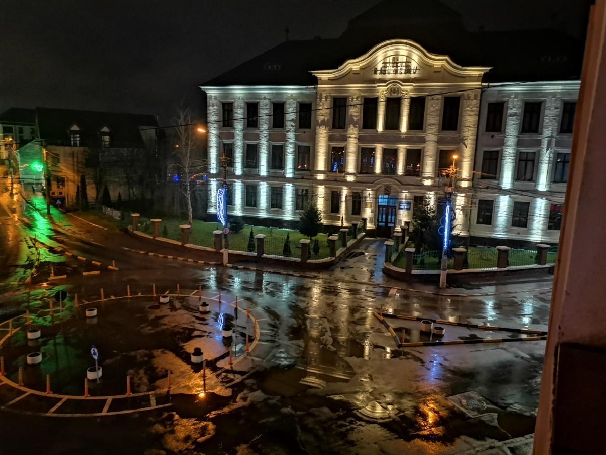 Ferienwohnung Apartament Giulia Făgăraş Exterior foto