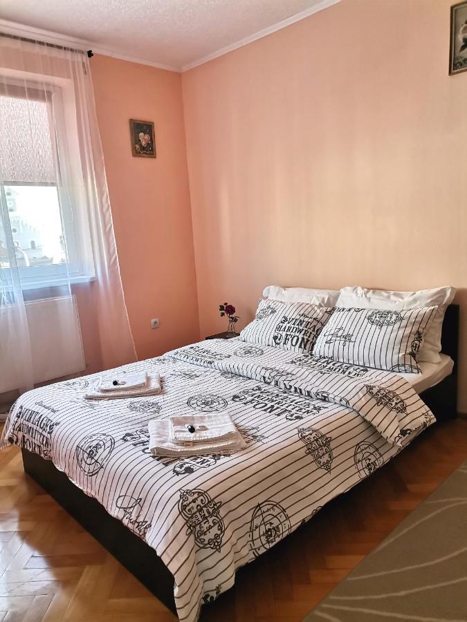 Ferienwohnung Apartament Giulia Făgăraş Exterior foto